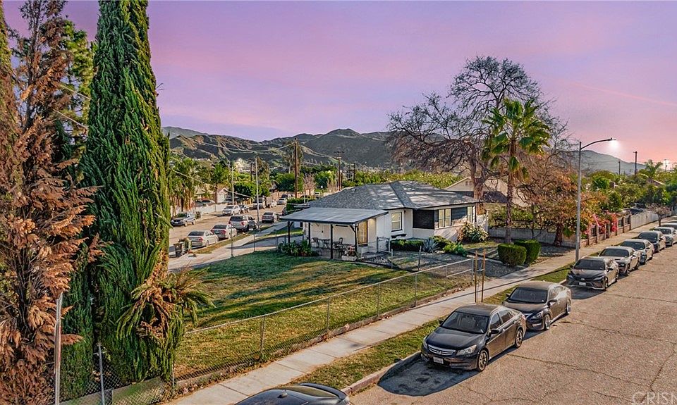 10957 Crockett St, Sun Valley, CA 91352 Zillow