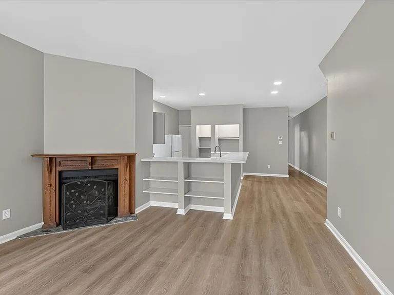 1207 Mackay Pl #1F — Photo 7