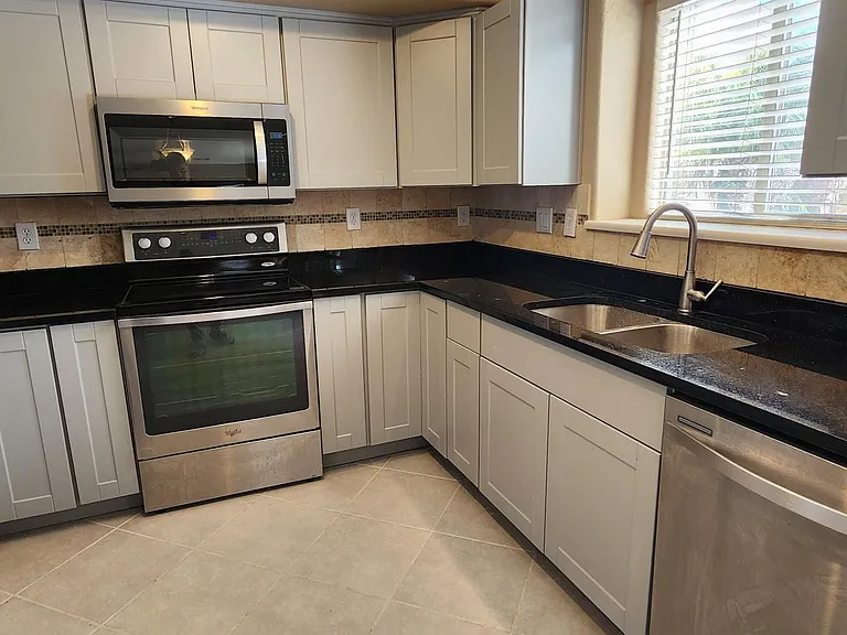 3618 E Potter Dr — Photo 24