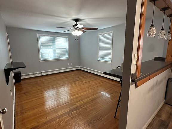 3rd image of 7484 Oxford Ave Floor 2