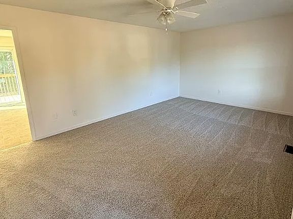 2nd image of 100 Lakeview Cir