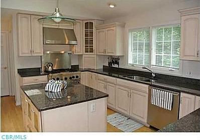 5th image of 275 Brentwood Dr