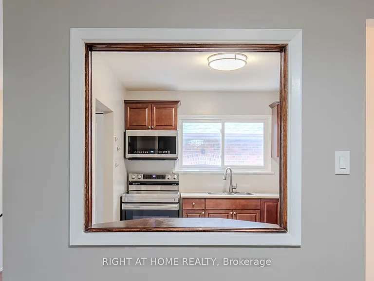 12 Murellen Cres — Photo 6