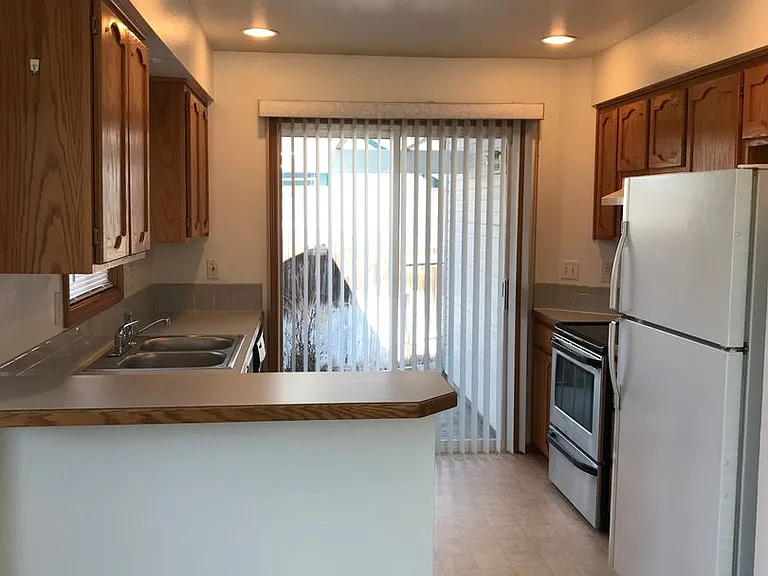 3246 N Mitchell St — Photo 5