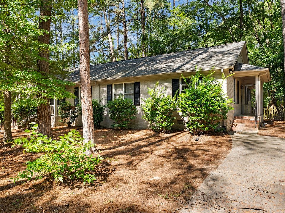 1st image of 2516 Foxwood Dr #B