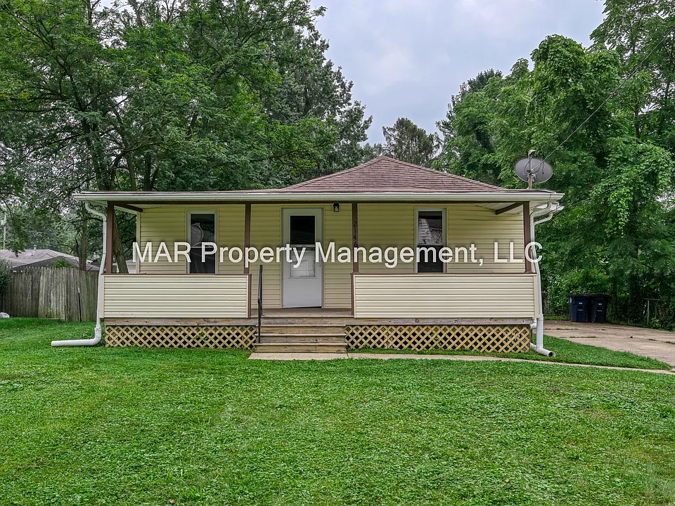 2146 Savoy Ave