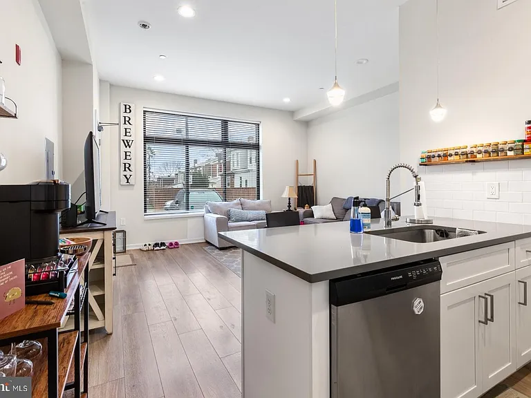 362 Monastery Ave #1F — Photo 9