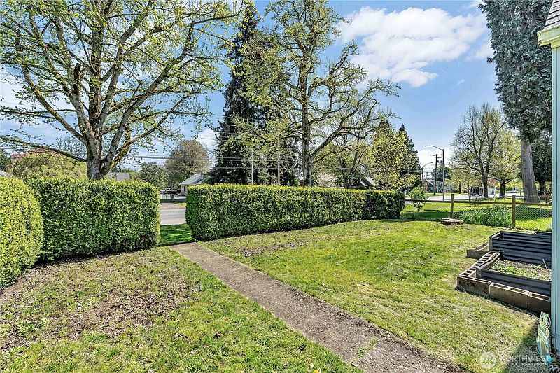 5th image of 1629 7th Avenue