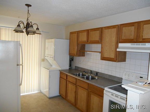 3rd image of 4076-78 Bruene Ave