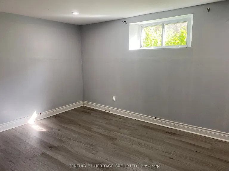 28 Shirley Cres — Photo 14