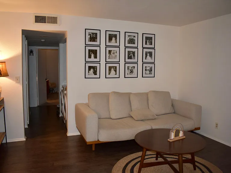 8565 Independence Ave #4 — Photo 2