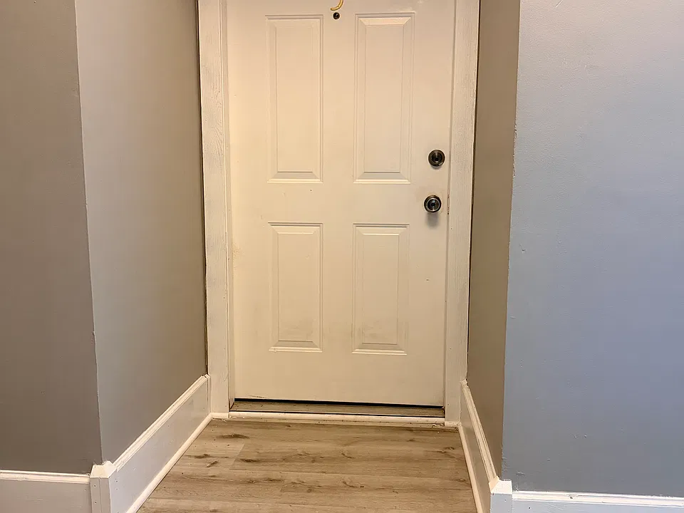 15 W 5th St #2