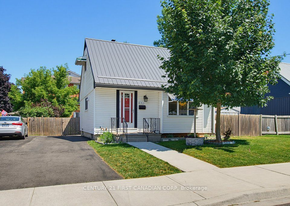 1st image of 3 Parkside Dr