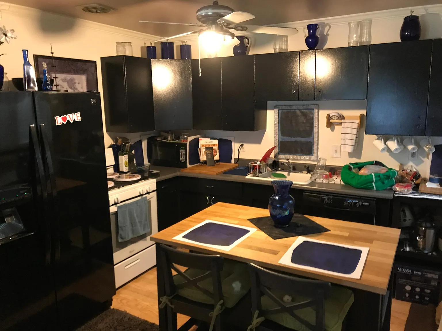3 bed, 1060 sqft, $4,100 — Photo 4