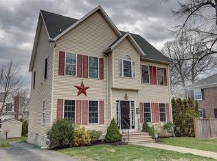 35 Forbes St, Providence, RI 02908