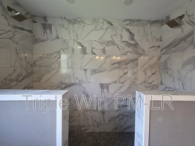 1908 E Lakeview — Photo 17