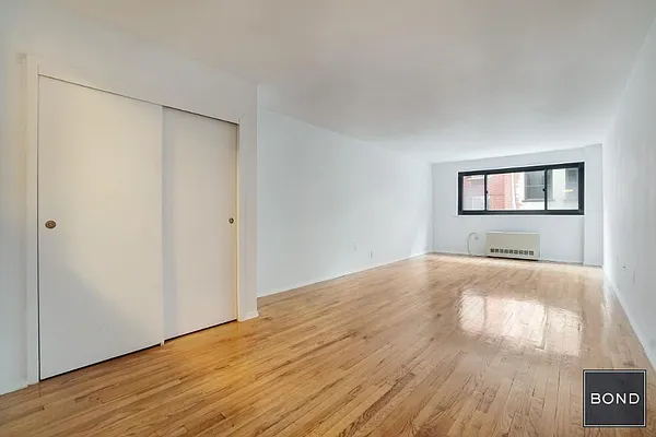 Rented by Bond New York | media 4