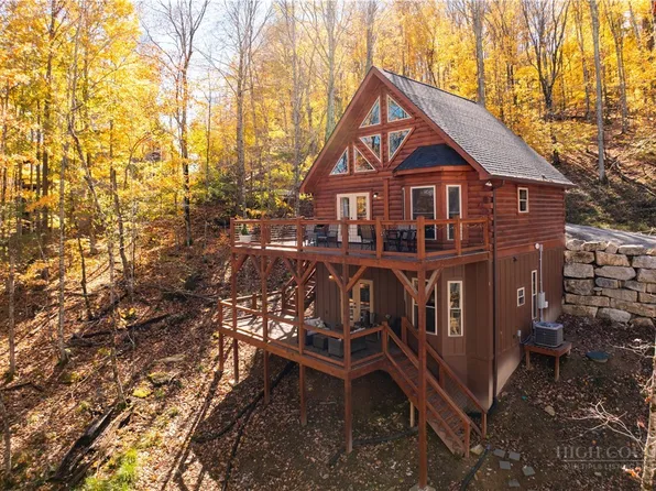 214 Lakeledge Road, Beech Mountain, NC 28604