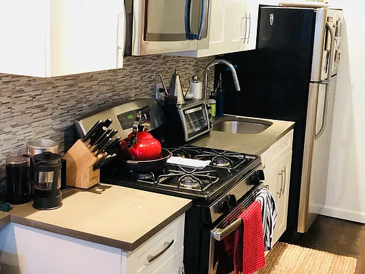 Rented by Medrash Realty | media 10