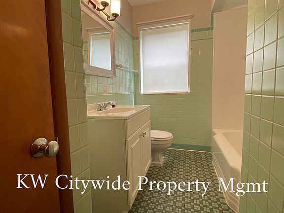 2nd image of 2364 Westmoor Rd