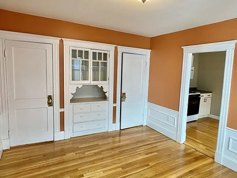 48 Boylston St #1R — Photo 5