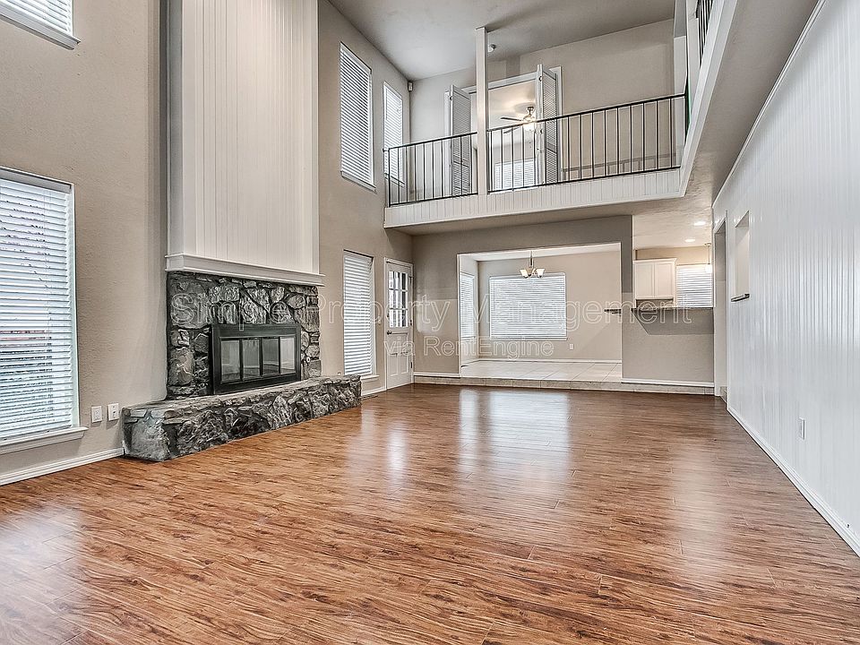 1st image of 10824 Admiral Dr