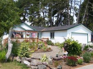 207 Lakeland Dr, Lakeside, OR 97449
