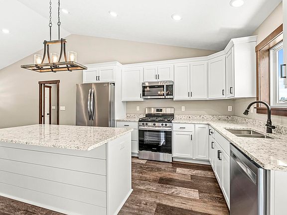 3rd image of 54484 Wexford Dr