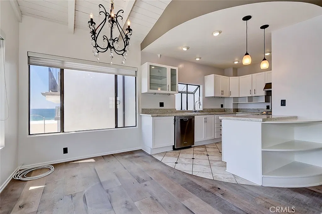 2 bed, 1296 sqft, $6,995 — Photo 3