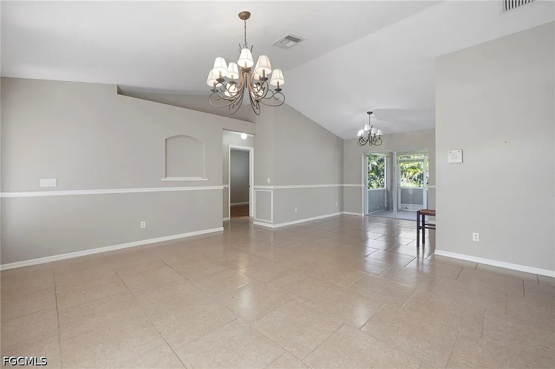 3 bed, 2.0 bath, 1205 sqft, $1,600 — Photo 3