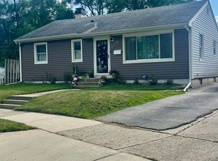 520 W Pleasure Ct, Aurora, IL 60506