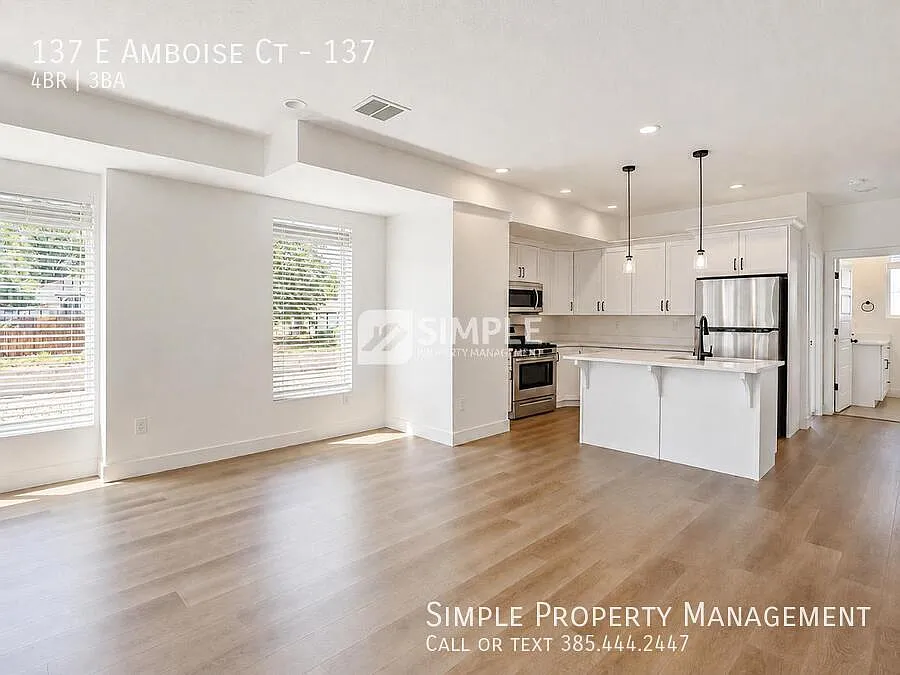 137 E Amboise Ct #137