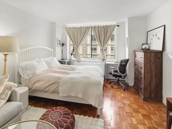 295 Greenwich Street image 1 of 10