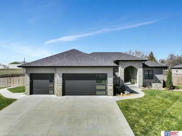 2115 S 4th Ave, Beatrice, NE 68310