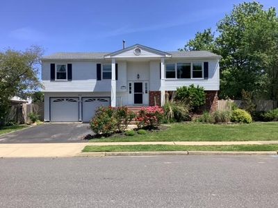 13 Evergreen Pl, Howell, NJ, 07731
