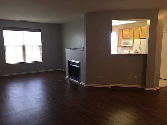 3rd image of 1950 Farnsworth Ln Unit 309