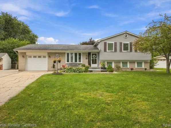 42146 Trinity Ct, Sterling Heights, MI 48313