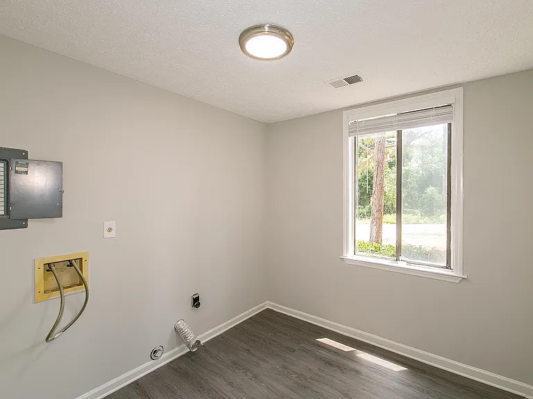 3941 Kensington Dr — Photo 29