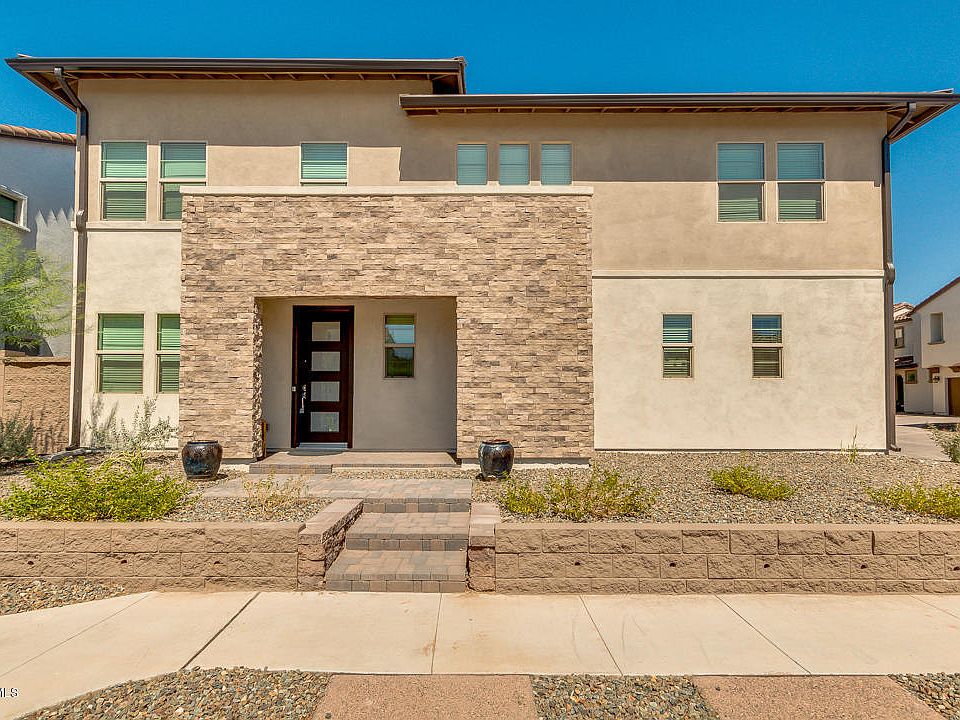 1st image of 2382 W Gloria Ln