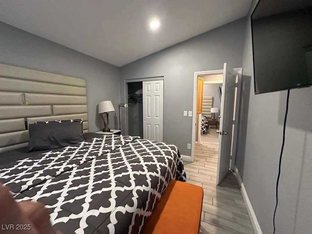 4 bed, 2.0 bath, 1619 sqft, $3,300 — Photo 4