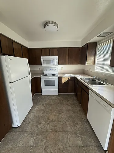 401 Madrona Ave SE #5 Photo 1