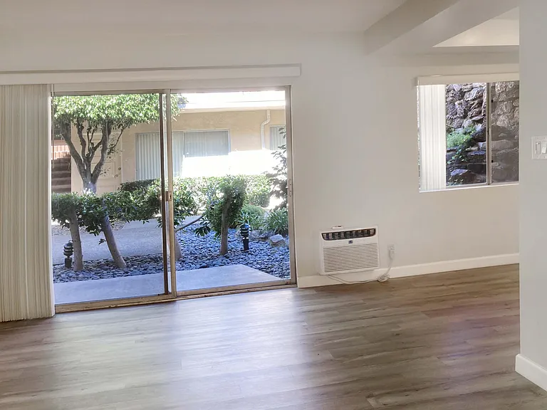 404 North Monterey Street — Photo 17