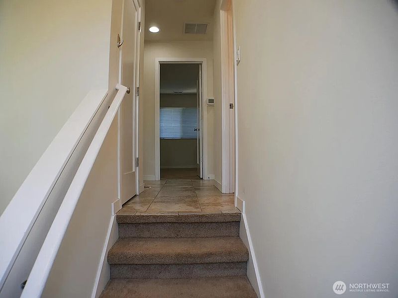 5th image of 541 NE Alder Street