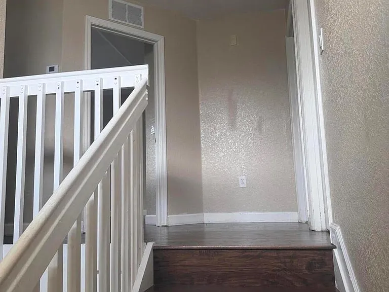 1121 Shoma Dr — Photo 18