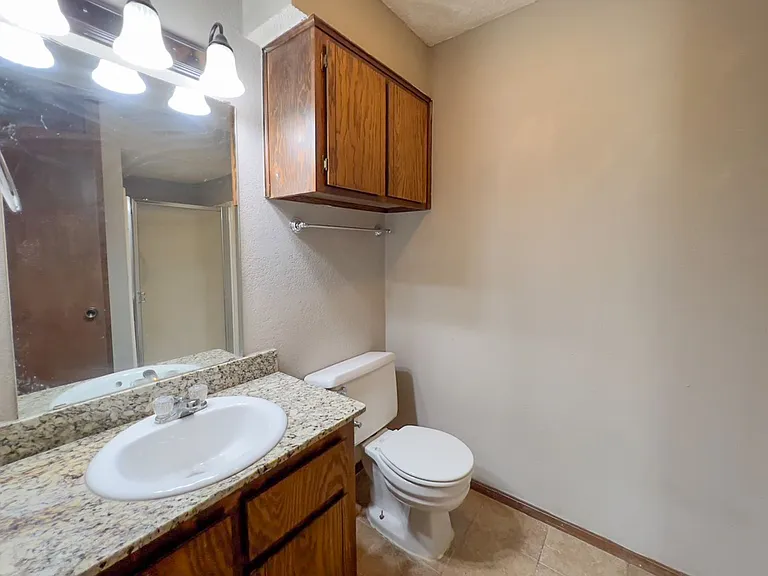 1303 N Fretz Ave — Photo 24