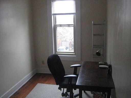 4th image of 664 Kerr St #663