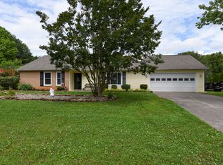 11701 Autumn Leaves Ln, Knoxville, TN 37934