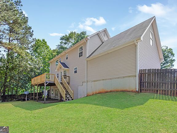 3rd image of 178 Hunters Mill Dr