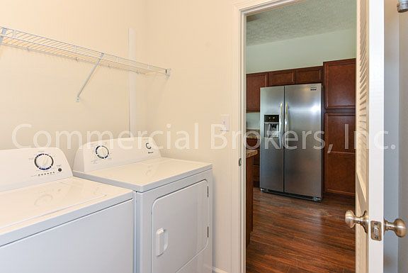 4th image of 3226 Jasmine Ct