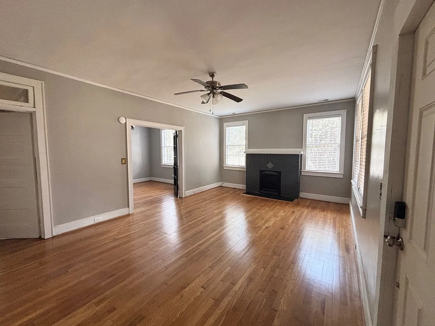 Bungalow in Rosewood — Photo 2